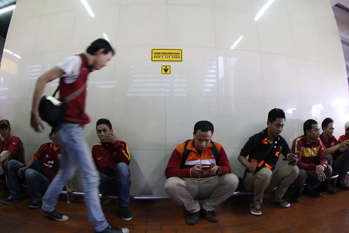 Skuat Roma Melengos, Fans Cuma Bisa Gigit Jari
