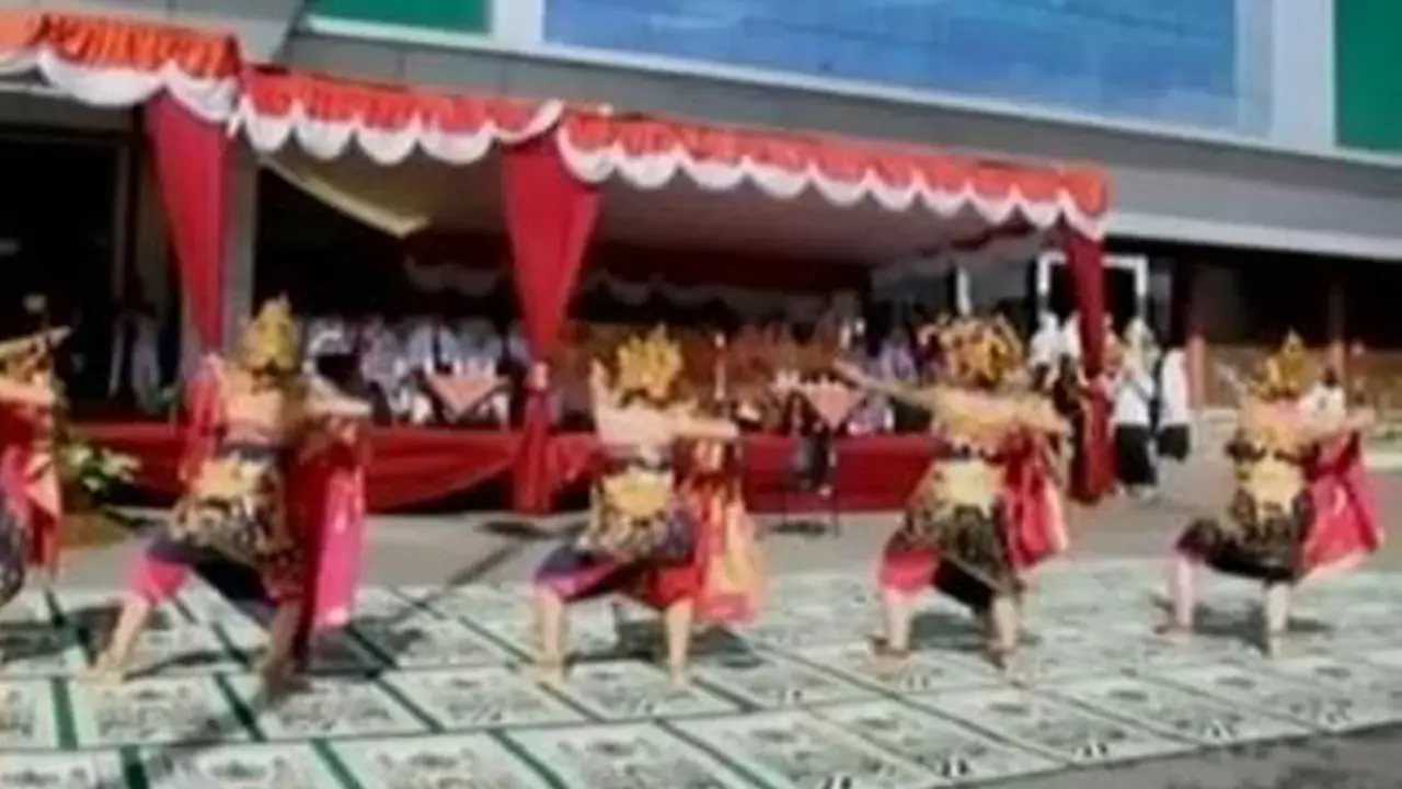 VIDEO: Tarian di Atas Karpet Mirip Sajadah Hebohkan Kemenag DKI