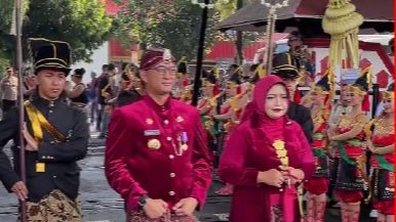 Serunya Peringatan Hari Jadi Kabupaten Banyumas, Empat Pusaka Kebesaran Dikirab Sekaligus