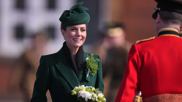Kate Middleton Pimpin Upacara Militer dengan Mantel Hijau 14 Tahun Lalu, Sanggul Kepangnya Penuh Arti
