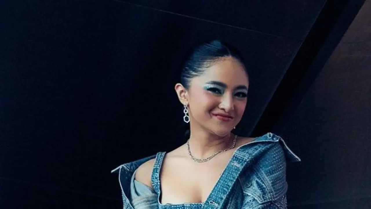 Marshanda sukses turun BB 20 kg dalam setahun berkat intermittent fasting. Metode IF, yang fokus pada waktu makan dan puasa, bisa dilakukan dengan berbagai cara. (Instagram/marshanda99)