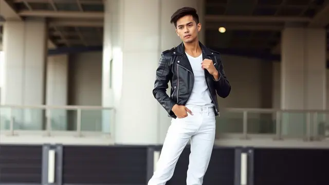 6 OOTD Pakai Celana Jeans Putih agar Tampil Chic, Bisa Buat Kantor dan Hangout