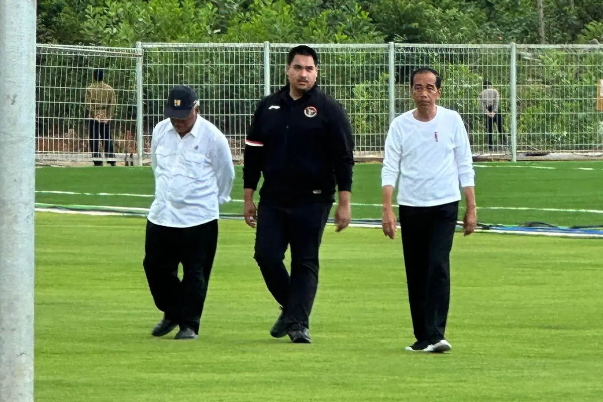 Jokowi dan Menpora Pantau Pembangunan Training Center Timnas Indonesia di IKN
