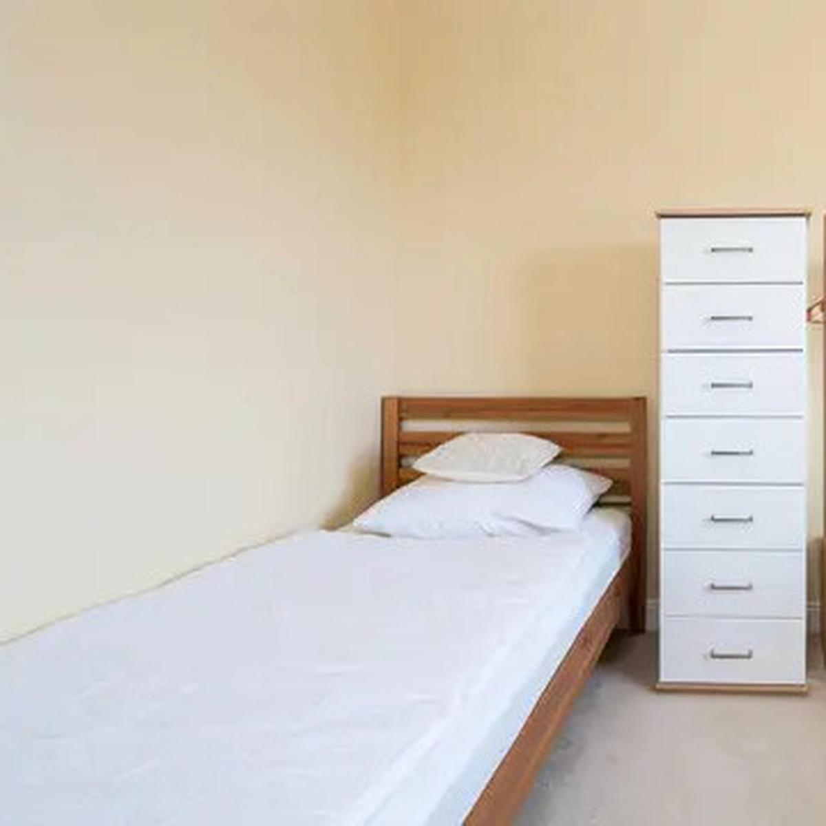 5 Model Kamar Tidur Minimalis Ukuran Kecil untuk 2 Kasur, Cocok untuk Anak Kembar