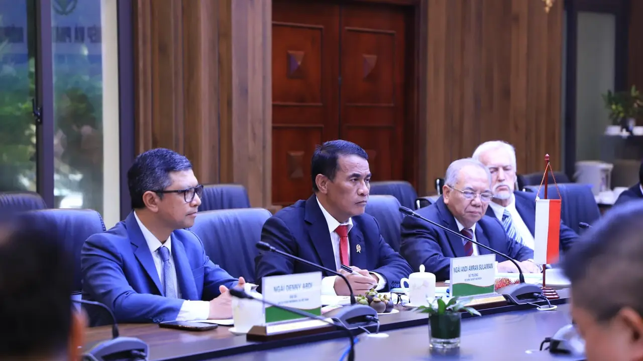 Mentan Amran Kunjungi Vietnam Bahas Pertanian Masa Depan