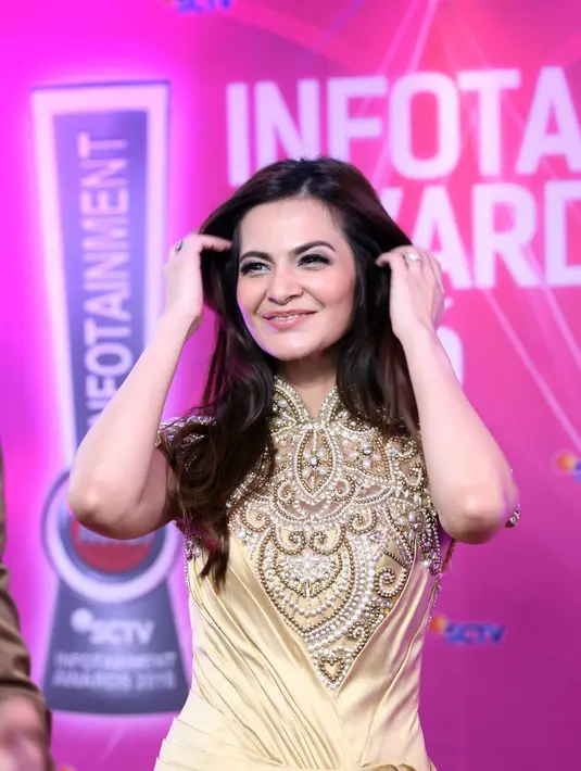 Ibu satu anak ini mengaku jika dirinya memang ingin menikah lagi karena orang hidup berpasang-pasangan. Ia tak menutup kemungkinan jika sudah menemukan orang yang tepat untuk menikah kembali. (Nurwahyunan/Bintang.com)