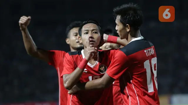 Foto: Atasi Kamboja, Timnas Indonesia U-22 Sapu Bersih 4 Kemenangan, Adisatryo Tepis Penalti dan Cedera
