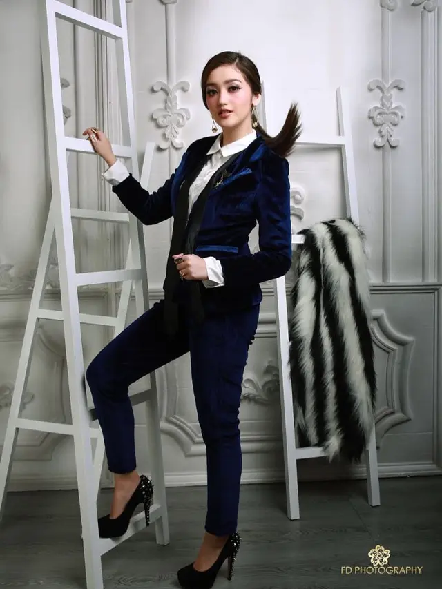 [Bintang] Biar Kelihatan Tinggi Seperti Model, Ini Rahasia Ranty Maria Tutupi Badan Mungilnya