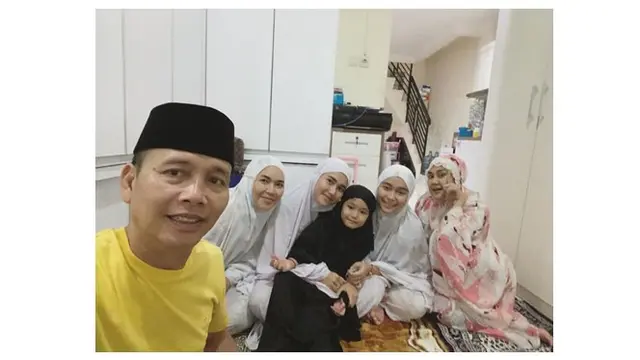 7 Potret Aktivitas Ayu Ting Ting saat Isolasi di Rumah, Gayanya Curi Perhatian