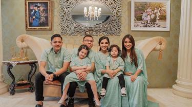 [Fimela] Keluarga Anang Hermansyah