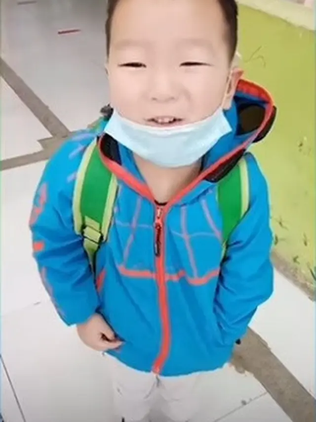 siswa SD di china lupa gurunya