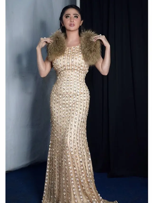 [Bintang] Dewi Perssik