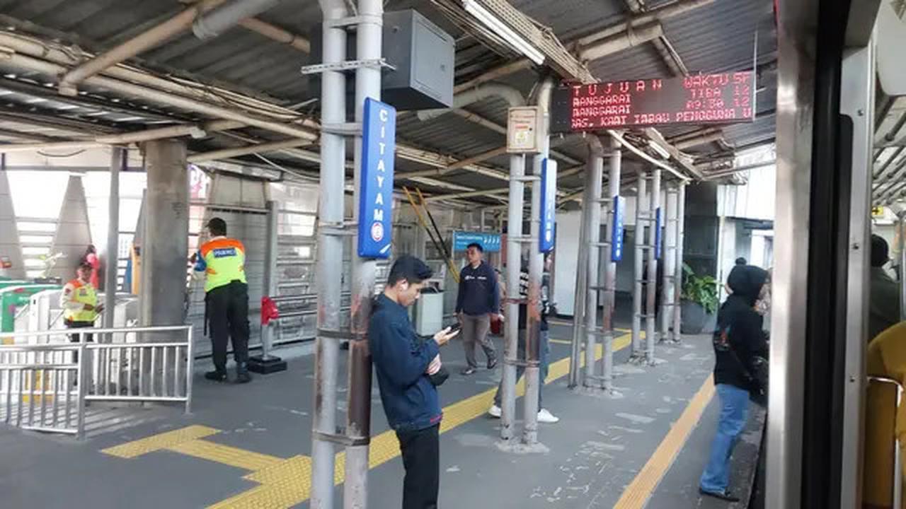 Ada Diskon Tarif Rp 80, 770 Ribu Penumpang Padati KRL Jabodetabek di Hari Kemerdekaan