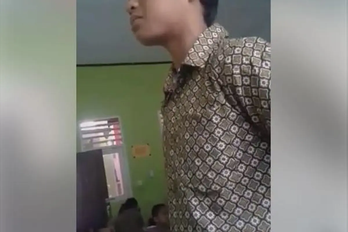 [Bintang] Dihukum karena Terlambat, Bocah Ini Buat Banyak Orang Nangis