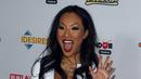 Aktris film dewasa/sutradara, Asa Akira berpose di karpet merah saat menghadiri Adult Video News (AVN) Awards 2016 di Hard Rock Hotel & Casino, Las Vegas, 23 Januari 2016. (Ethan Miller / Getty Images / AFP)