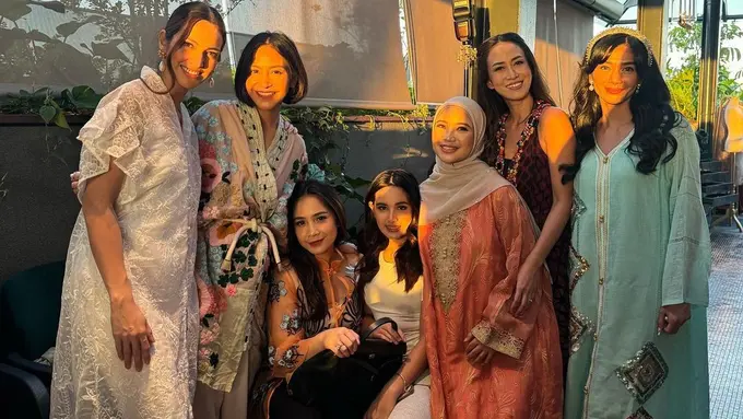 Gamis bukber artis