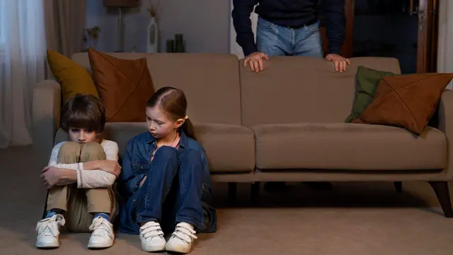 Tanda-Tanda Anak Introvert Sejak Dini dan Cara Mendukungnya agar Tumbuh Percaya Diri