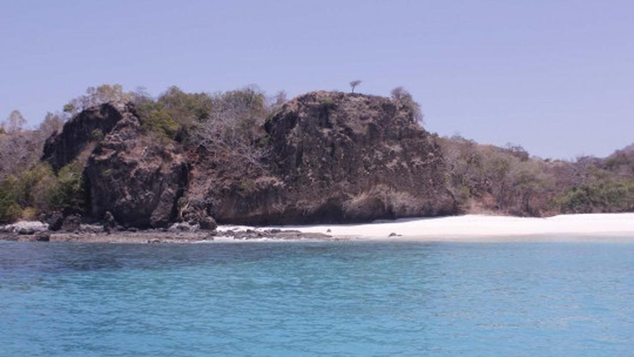 Keindahan Pantai Lingal, surga tersembunyi di pelosok Alor