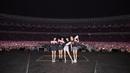 Meski sukses menghadirkan puluhan ribu penonton, konser tersebut juga menyisakan beberapa kejadian tidak mengenakkan. Salah satunya adalah momen Jennie Blackpink dan Rose yang dilempas tisu oleh penonton. (FOTO: YG Entertainment )