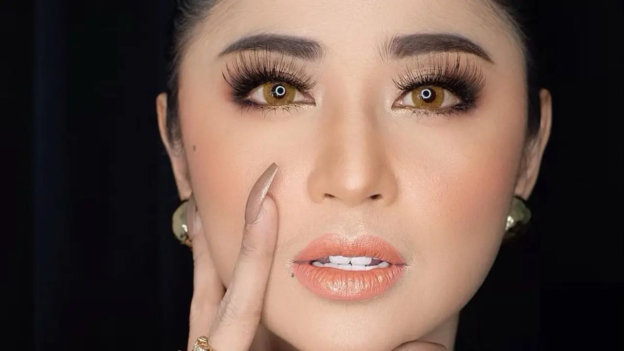 Dewi Perssik. (Foto: Instagram @dewiperssikreal)