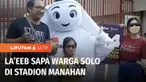 Maskot Piala Dunia, La'eeb menyapa warga di Stadion Manahan, Sabtu (29/10) pagi. Kehadiran Maskot Piala Dunia Qatar itu pun menarik perhatian warga di Stadion Manahan.