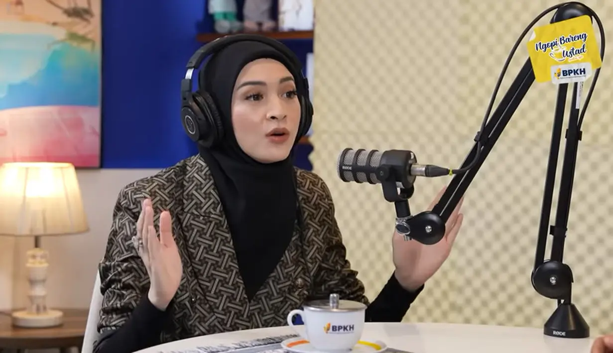 Donita benar-benar merasakan keajaiban berkat kekhusyukannya selama menjalankan ibadah umrah. Benar-benar fokus berdoa untuk kesembuhan penyakit yang bersarang dalam tubuhnya. [Youtube/BPKH RI]