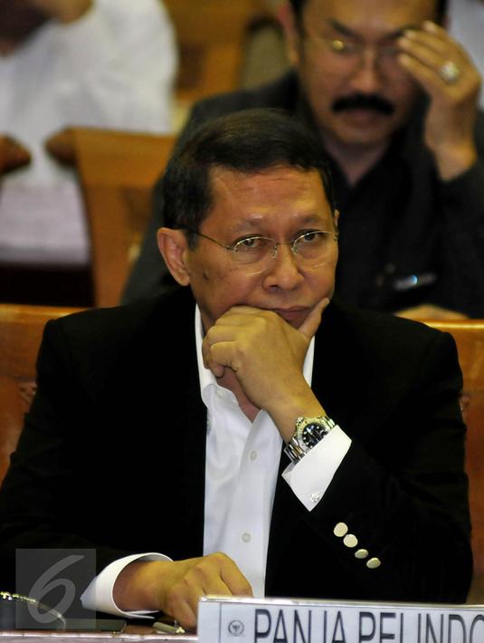 Dirut PT Pelindo II, Robert Joost (RJ) Lino saat menghadiri rapat pembentukan Panja Pelindo II bersama Komisi VI DPR RI, Jakarta, Rabu (14/9/2015). Rapat membahas perkembangan kasus hukum dugaan korupsi crane di Pelindo II. (Liputan6.com/Johan Tallo)