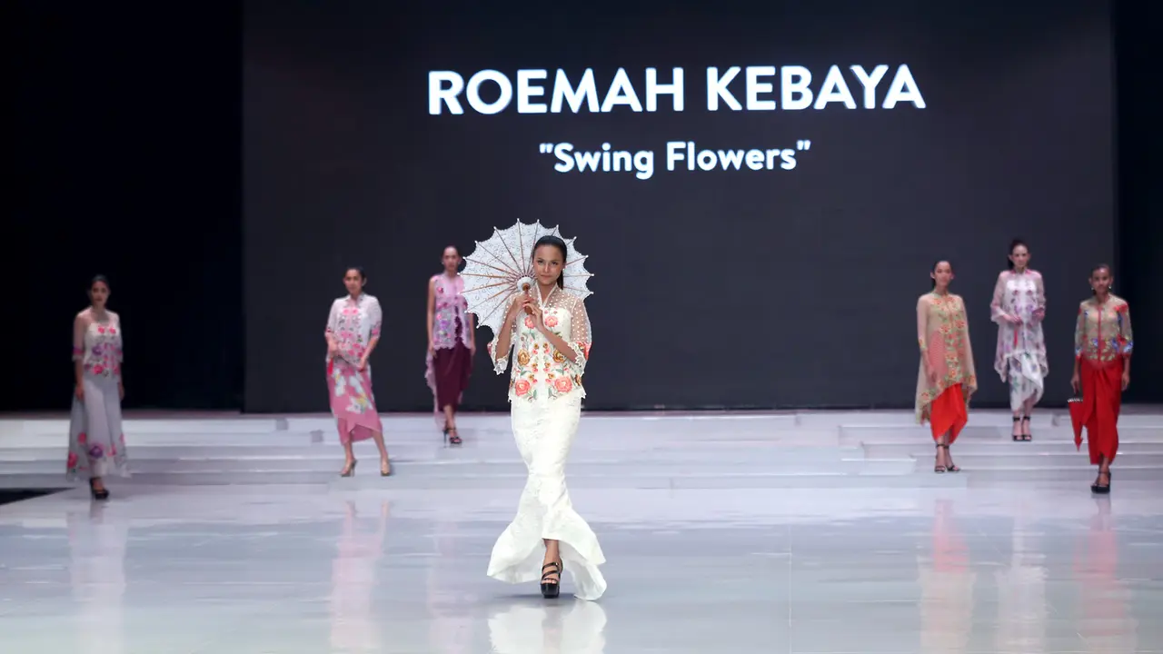 [Bintang] Kebaya
