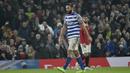 Setelah tertinggal dua gol, Reading malah harus bermain dengan 10 pemain akibat Andy Carrol diusir wasit setelah mendapat kartu kuning kedua pada menit ke-65. (AP Photo/Rui Vieira)