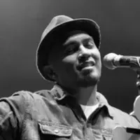 Glenn Fredly ingin membagi perjalanan panjangnya selama 20 tahun di dunia musik. Konser ini, adalah apresiasi dari Glenn untuk para penikmat karyanya.