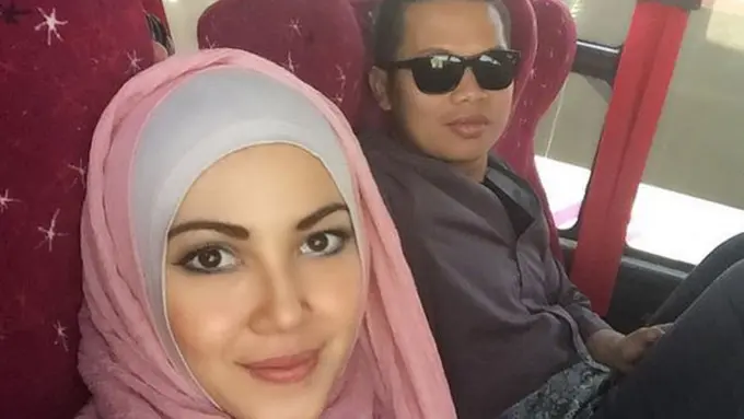 Ratna Galih dan suami