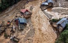 FOTO: Dahsyatnya Amukan Banjir Parah di Nepal, Rumah-Rumah Hanyut hingga 192 Orang Tewas