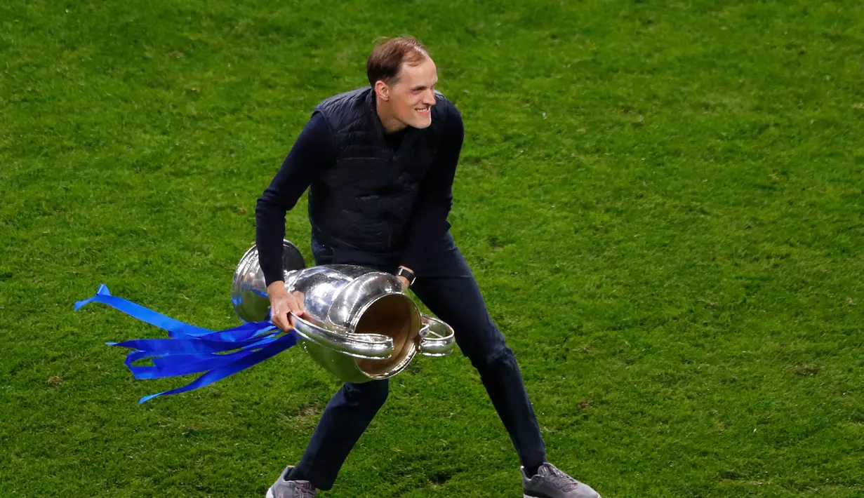 Selama sekitar 20 bulan menangani London Biru, Tuchel mampu mempersembahkan tiga gelar bergengsi. Yakni Trofi Liga Champions, Piala Super Eropa dan Piala Dunia Antarklub. (AFP/Susana Vera)
