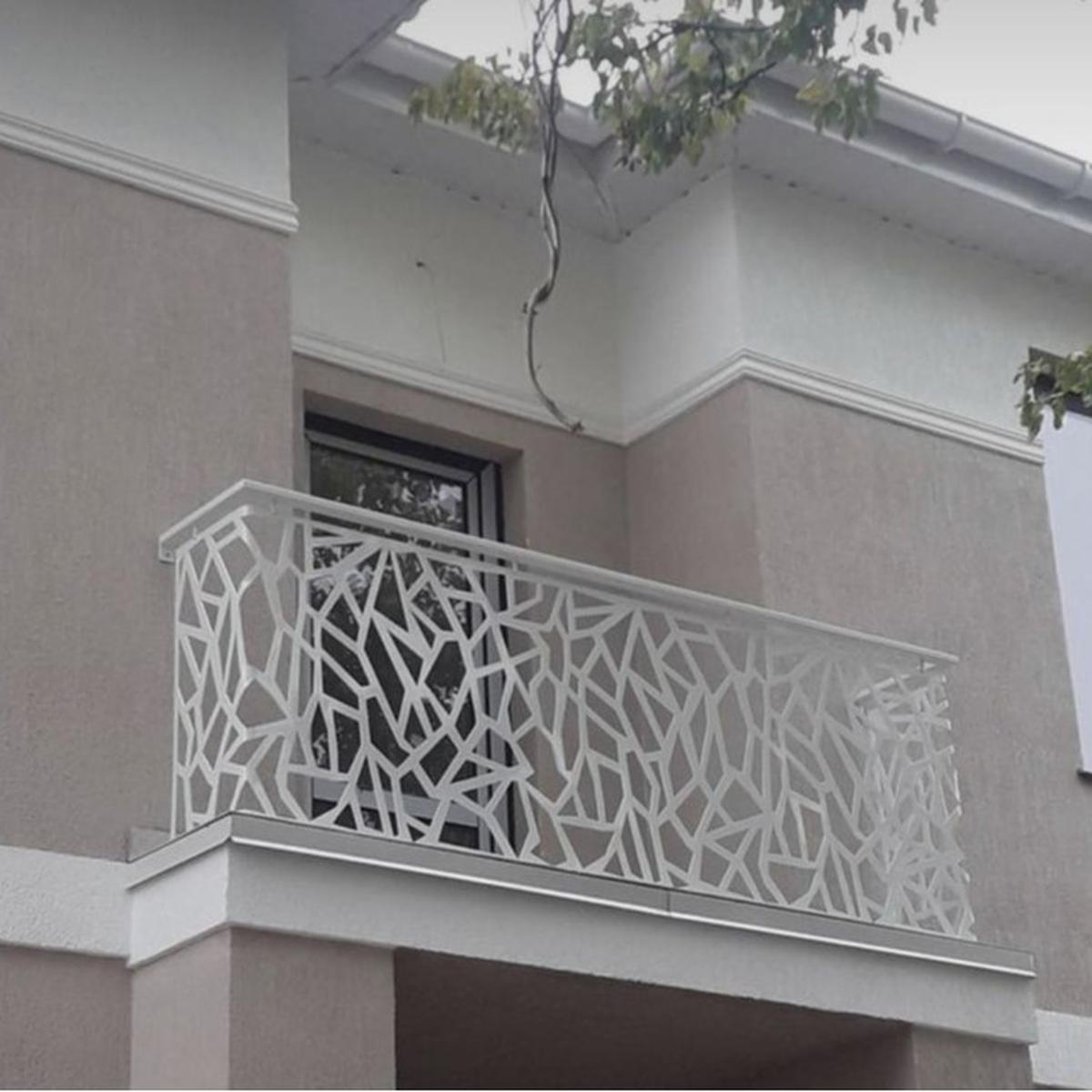 Desain Railing Balkon Minimalis