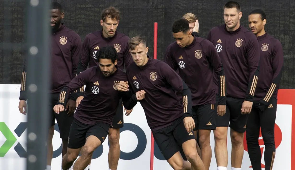 Para pemain Jerman menjalani sesi latihan di Kampus DFB, Frankfurt, Jerman, Selasa (20/9/2022). Jerman akan menghadapi Hungaria pada pertandingan sepak bola Grup 3 UEFA Nations League. (ANDRE PAIN/AFP)