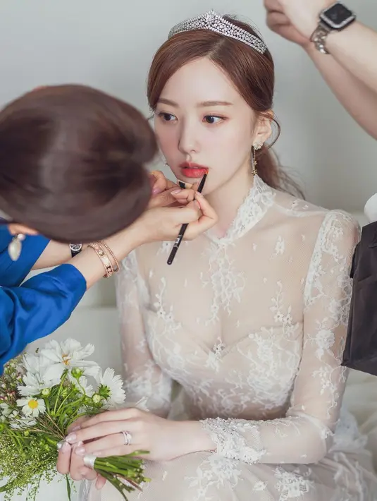 <p>"Aku yakin akan ada orang-orang yang terkejut dengan berita mendadak ini, tapi itu akan memberi kami banyak kekuatan jika kalian menyemangati kami dan memberi kami restu!" (Foto: Instagram/ _yoonjo)</p>