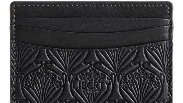 Liberty London Black Iphis Leather Cardholder (Sumber foto: independent.co.uk)