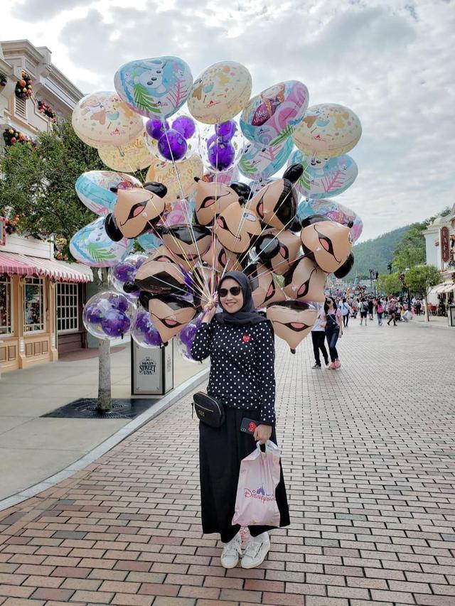 Stylish Abis! 5 Potret Mimi Bayuh saat Liburan ke Luar Negeri