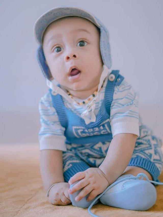 Baby L, anak Lesi dan Billar (Instagram.com/rizkybillar/lestykejora)