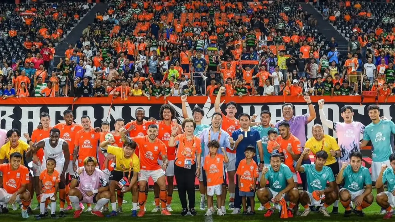 Kondisi salah satu tribune Ratchaburi Stadium pada 2025.