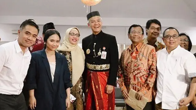 7 Potret Terbaru Gita Gutawa yang Kini Fokus di Balik Layar