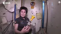 Bagaimana cara para astronot menjalankan `misi`nya di dalam toilet luar angkasa? Pernahkah terpikir oleh Anda?