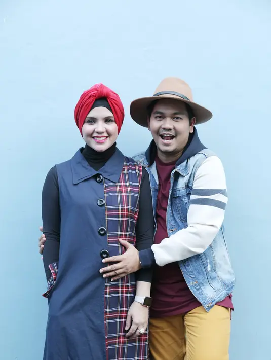 Indra Bekti mengaku sedikit kaget dengan kehadiran anak ketiganya. Meski demikian, ia bersyukur karena masih dipercaya dengan kehadiran buah hatinya. (Galih W. Satria/Bintang.com)