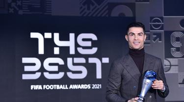 Cristiano Ronaldo Dapat Penghargaan Spesial dari FIFA