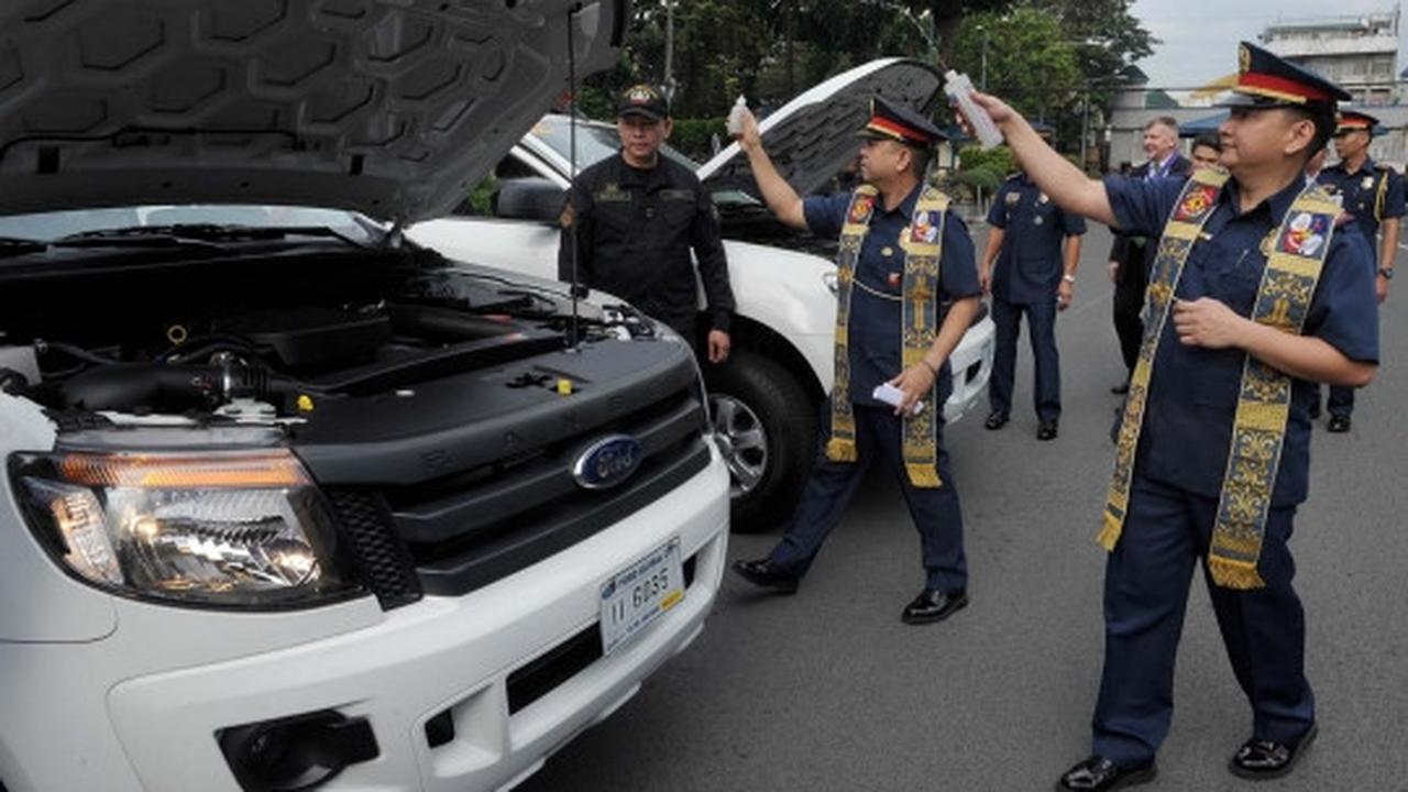 Penyiraman air suci senjata pengamanan KTT APEC Filipina