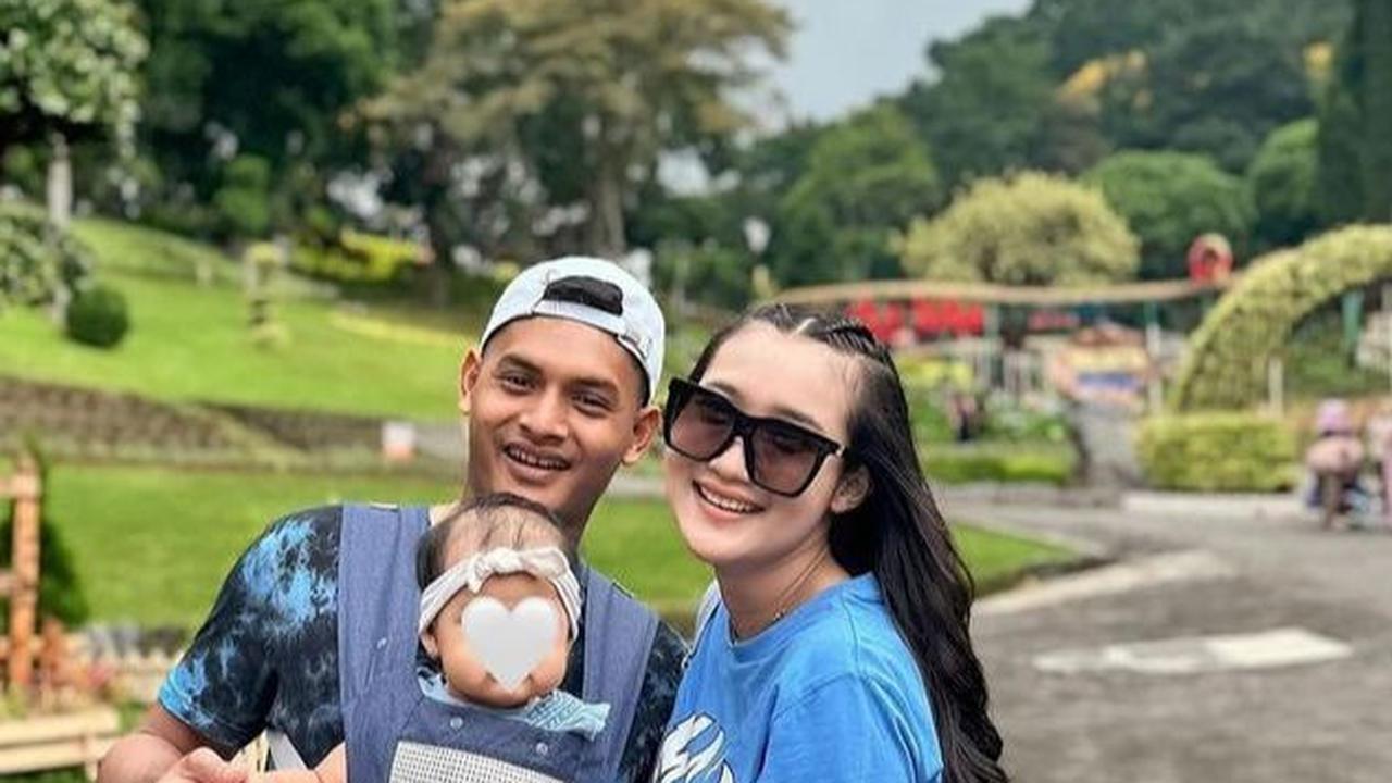 Deretan Potret Bahagia Yeni Inka dan Suami, Wajah Sang Buah Hati Masih Dirahasiakan