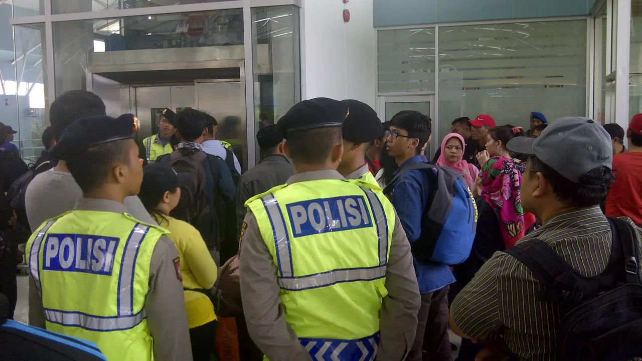 Ratusan Brimop dan Polisi Amankan Terminal 3 Bandara Soetta