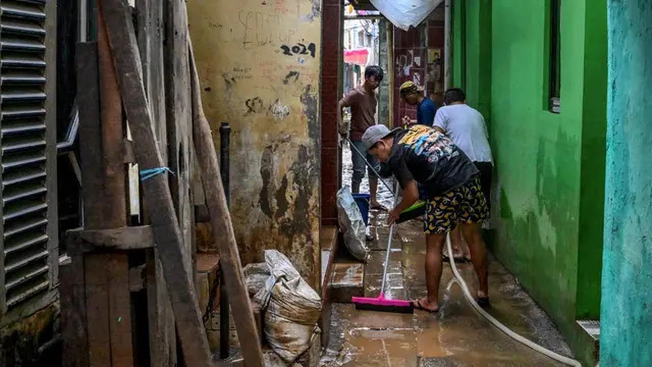 Banjir Jakarta, Ratusan RT Terdampak dan Warga Terpaksa Mengungsi