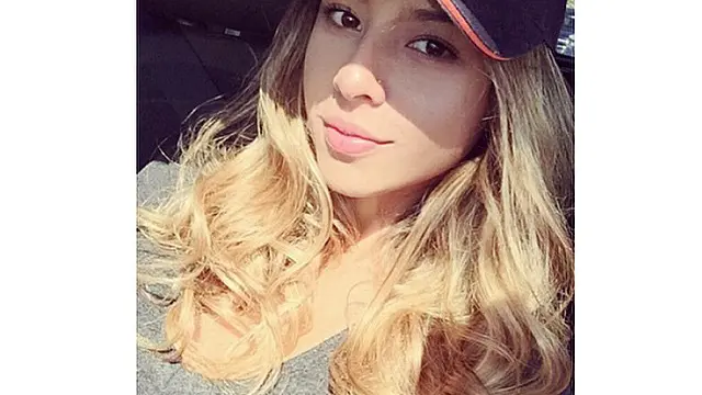 Rambut Baru Nadine Kaiser, si Putri Susi Pudjiastuti berwarna blonde