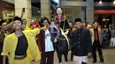 Prosesi dimulai dengan pagelaran budaya ‘Palang Pintu’ yang berasal dari Betawi, suku asal Donny, Jakarta, Minggu (8/6/14). (Liputan6.com/Panji Diksana)